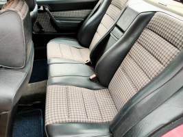 Mercedes 190 met EVO interieur (10)